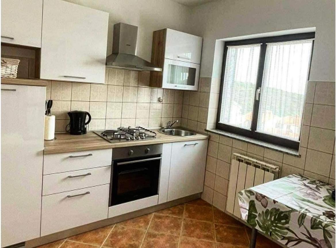 Charming Apartments In Pula Bagian luar foto